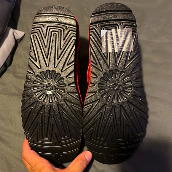 Red Ugg boots - Picture 6 of 6